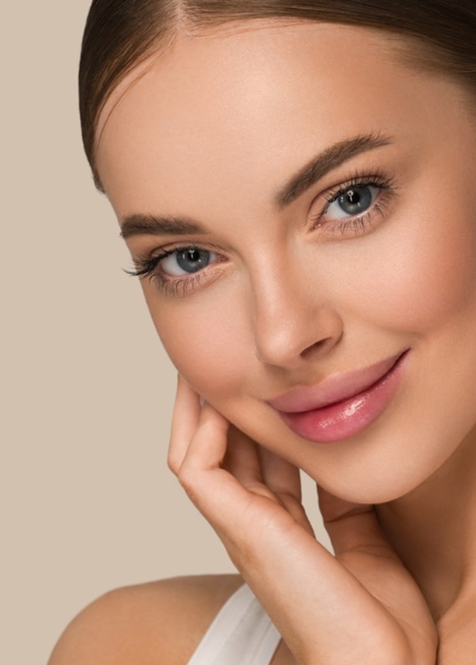 طرق فعالة للحفاظ على صحة البشرة ومنع جفافها في الصيف