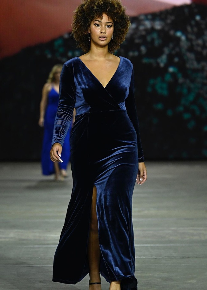 يستضيف أسبوع الموضة الأسترالي أول عرض أزياء للمقاسات الكبيرة