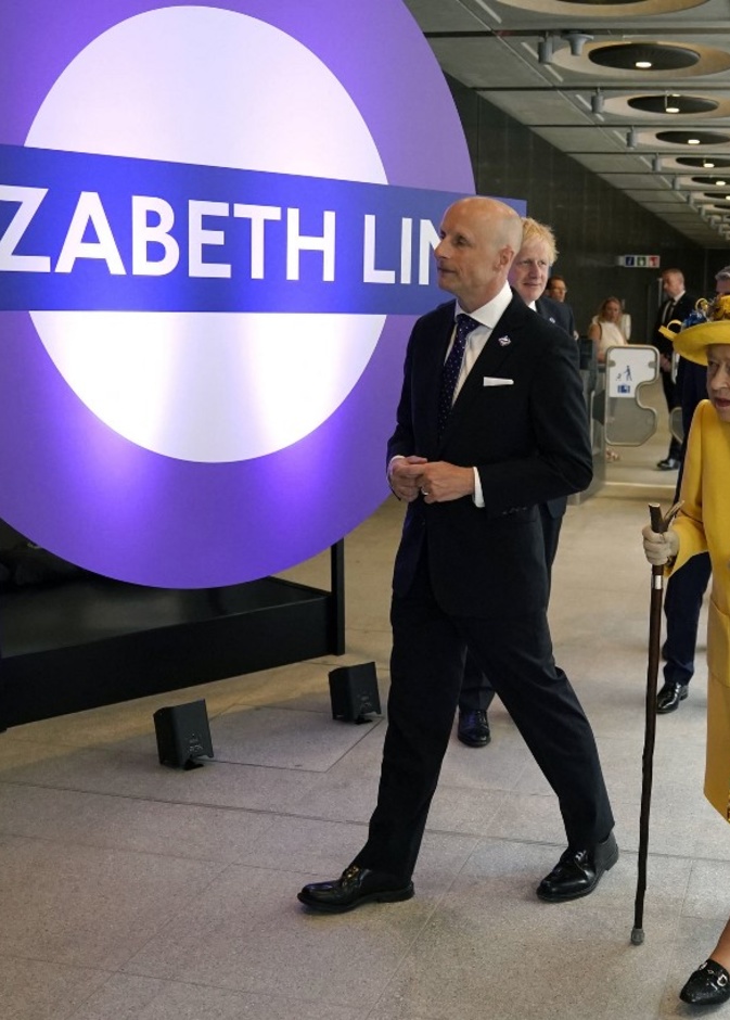 الملكة إليزابيث الثانية تفتتح خط قطار Elizabeth Line