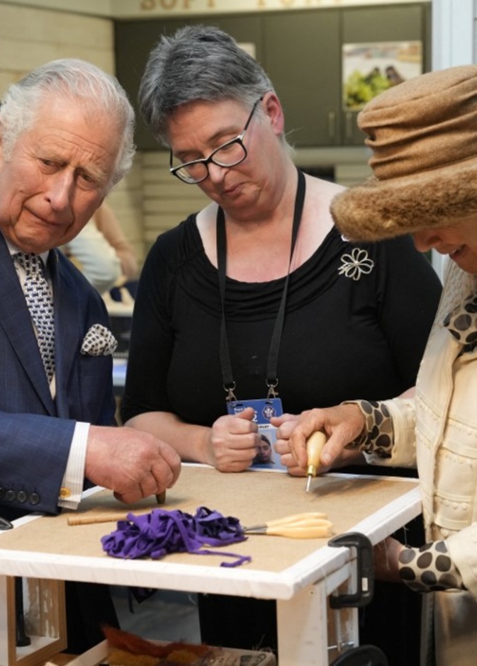 الأمير تشارلز وكاميلا باركر في جولة ملكية بكندا