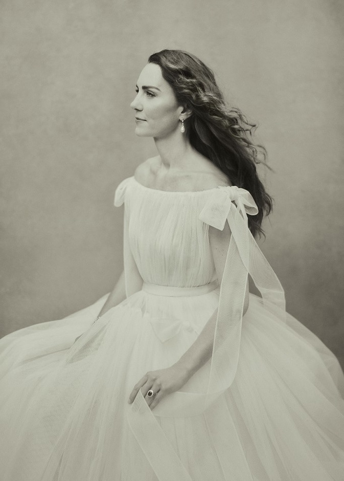  ما هي قطعة المجوهرات التي كانت من نصيب ميغان ماركل وأصبحت لكيت ميدلتون؟