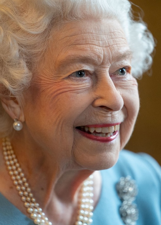 العائلة المالكة البريطانية تحذف تغريدة حول اليوبيل البلاتيني للملكة إليزابيث 