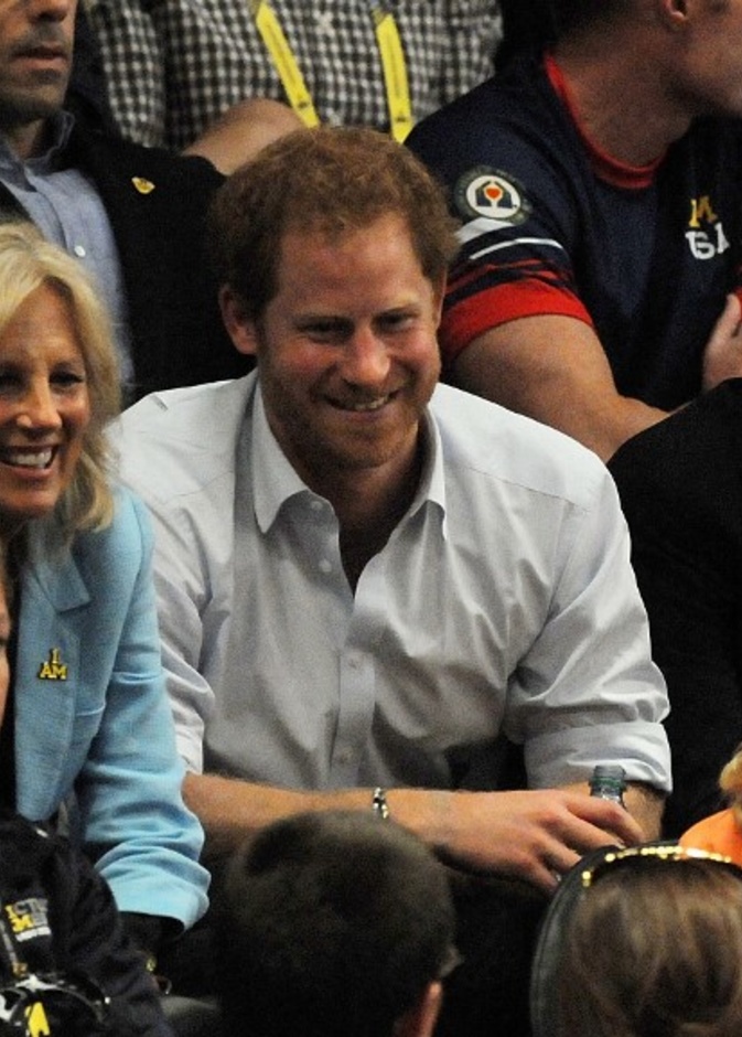 أبرز المشاهير التي تجمعهم صداقة مع أفراد العائلة المالكة البريطانية