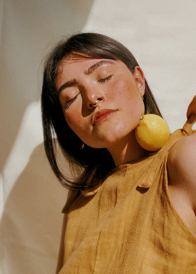 طريق تحضير تونر الليمون والبرتقال لبشرة نضرة