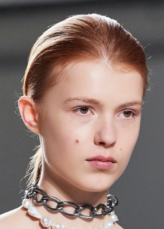 خطوات ماسك الكركم والصبار للحصول على بشرة صافية ومتوهجة