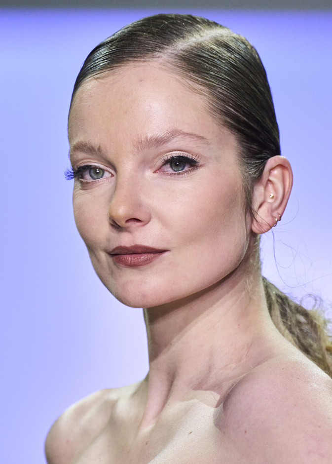 وصفات طبيعية مجربة لإزالة تجاعيد تحت العين