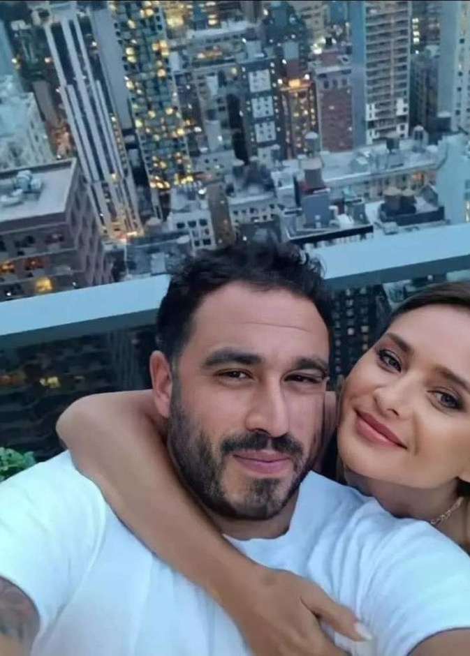 لقطات ترصد الحب الكبير بين نيللي كريم وزوجها هشام عاشور