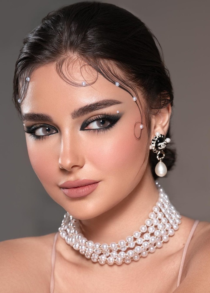 أحدث صيحات مكياج 2022 وطرق تطبيقها بأسلوب خبيرة التجميل نورة بو عوض