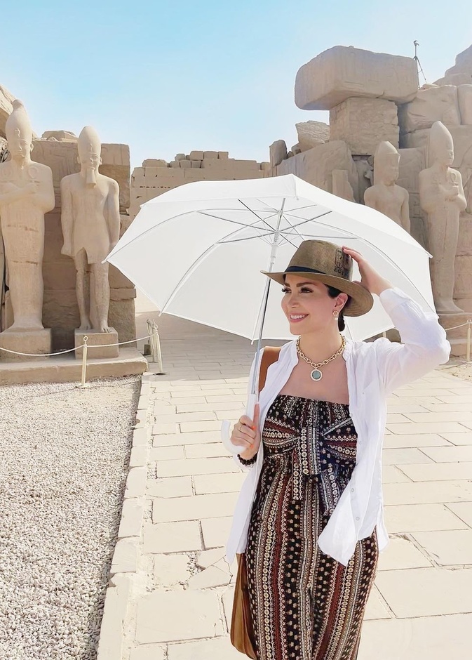نسرين طافش تستمتع بإجازتها الصيفية بين المعابد الفرعونية
