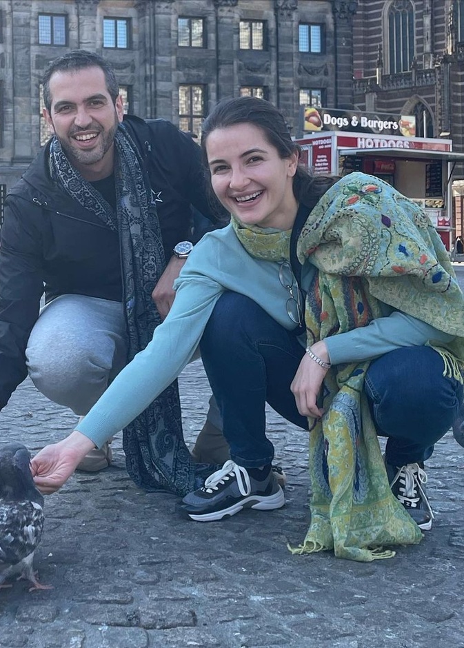 شام الذهبي ورثت رومانسية أصالة وتدلل زوجها بلقطات مميزة جديدة