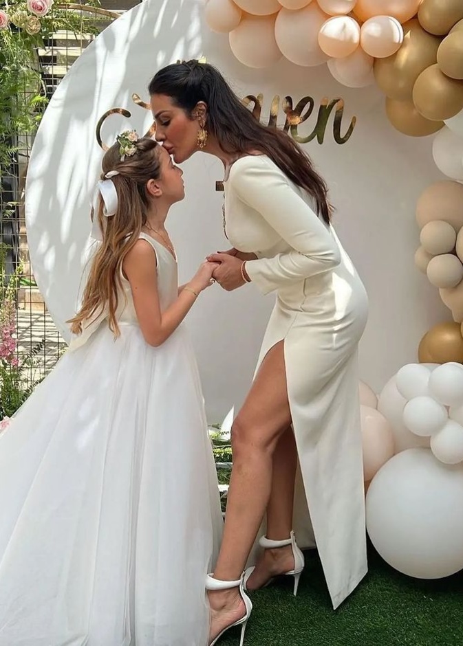 إطلالة نادين نجيم بالأبيض بفساتين ساحرة كالأميرات من Aden fashion Official