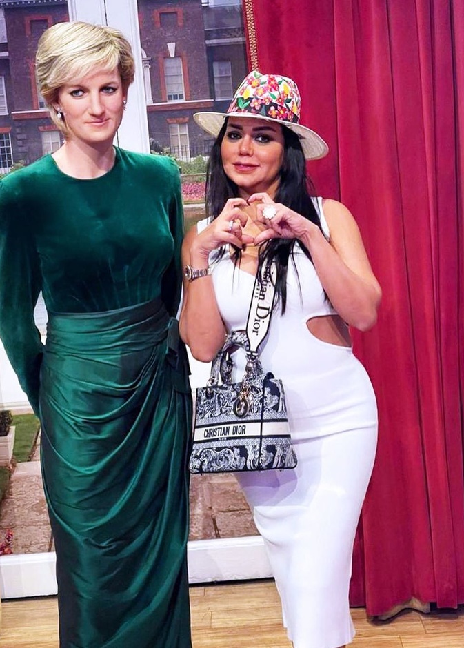 15 صورة ترصد الجولة السياحية الترفيهية لرانيا يوسف بإجازتها الصيفية 