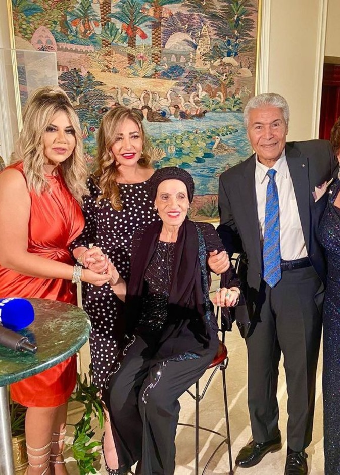 رجاء حسين مع النجوم في أحدث ظهور