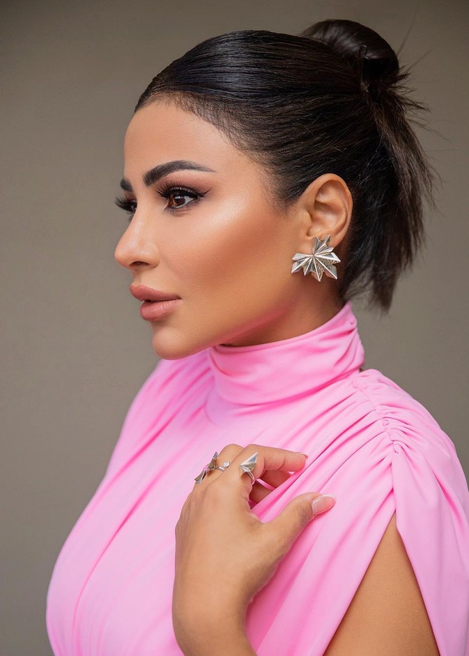 إطلالات جمالية اجعليها في قائمة خياراتك للصيف من وحي مهيرة عبد العزيز