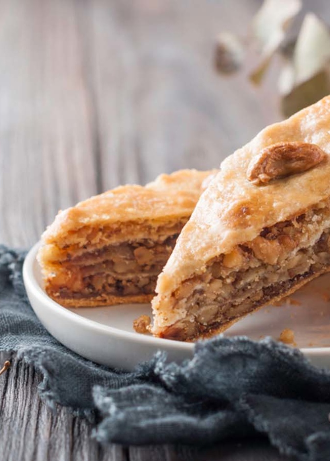 8 إرشادات هامة تساعدك على تناول حلويات العيد دون زيادة في الوزن