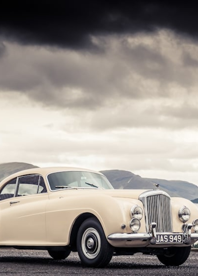  بنتلي تحتفل بمرور 70 عاما على أول سيارة كونتيننتال