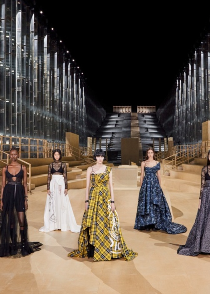  Dior تقدّم مجموعة خريف 2022 في سيول