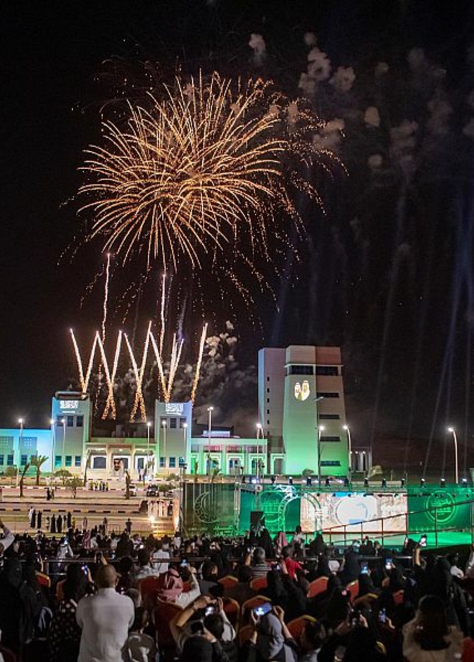 الألعاب النارية تزين سماء مدن ومحافظات المملكة ابتهاجا بعيد الفطر المبارك