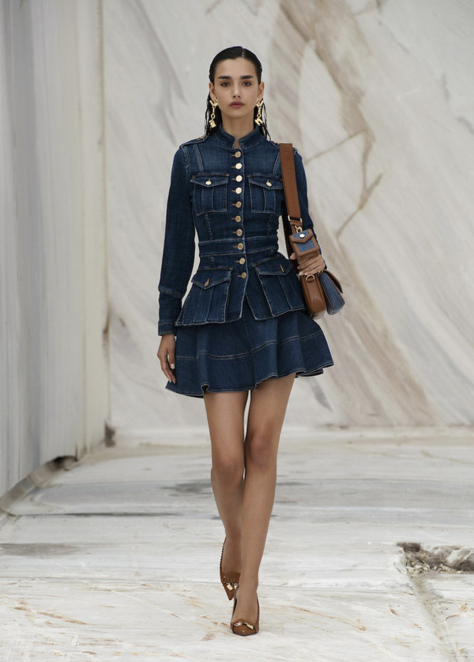 تيور جينز أنيق من Elisabetta Franchi 