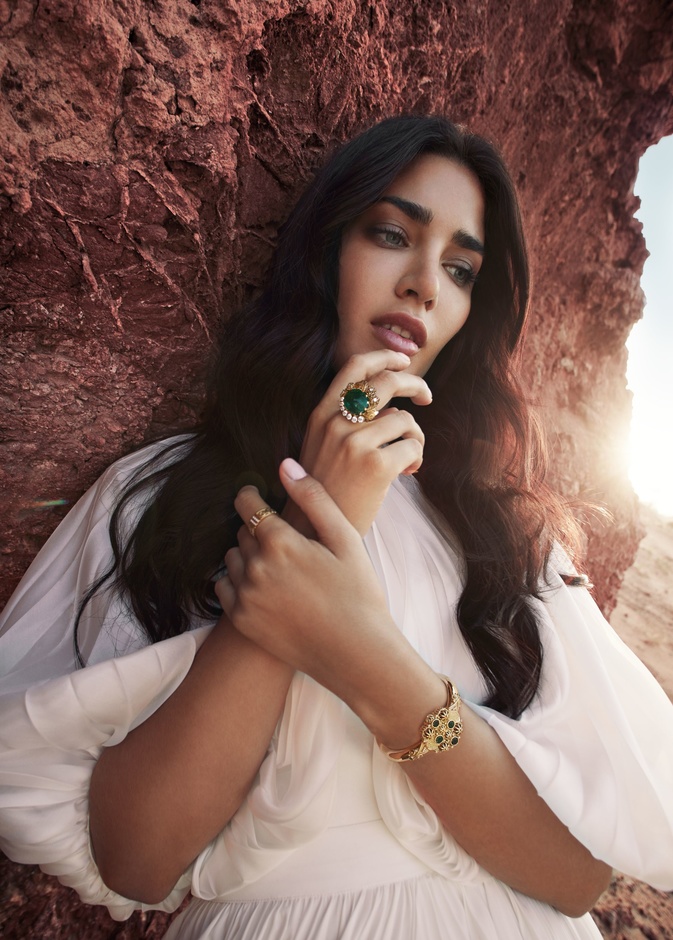 تكشف "عزة فهمي" Azza Fahmi النقاب عن مجموعة مدهشة تحمل عنوان "عجائب الطبيعة المُعاد تصوّرها"