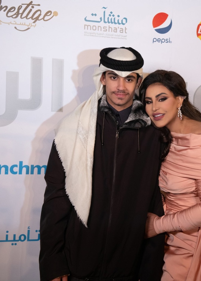 أحلام الشامسي وابنها فاهد