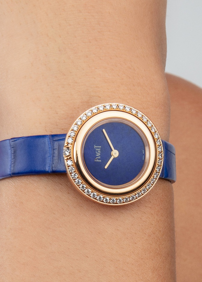 ساعات نسائية بميناء اللازورد لسهرات الصيف 