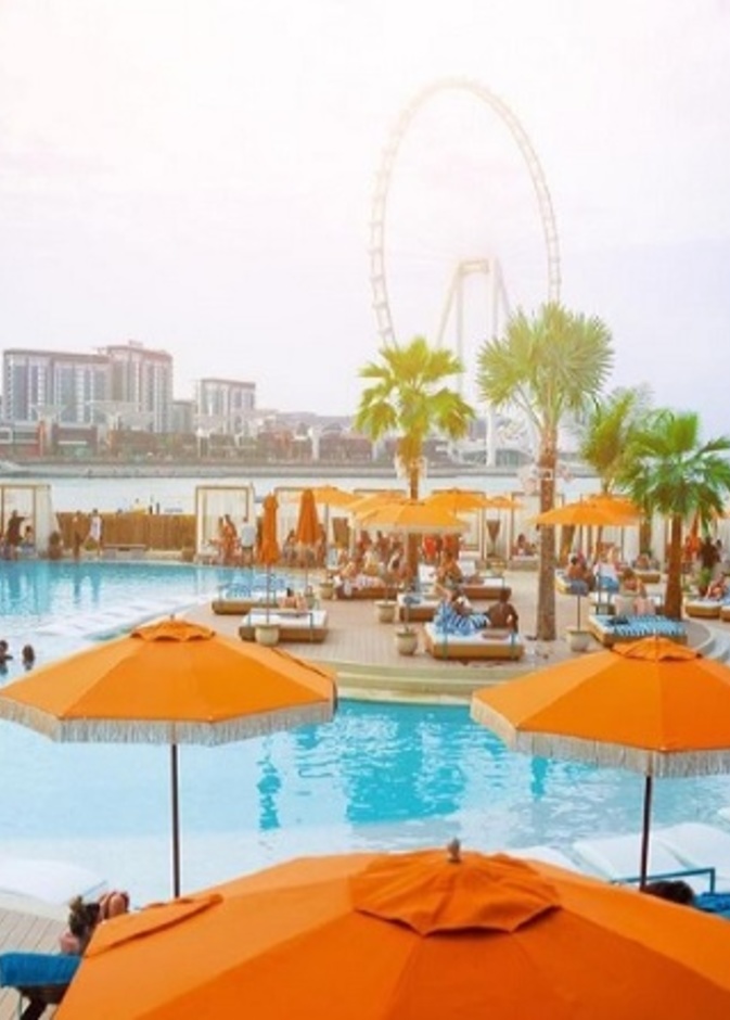 ذا بيتش.. متعة الاستجمام على الرمال الذهبية لدبي