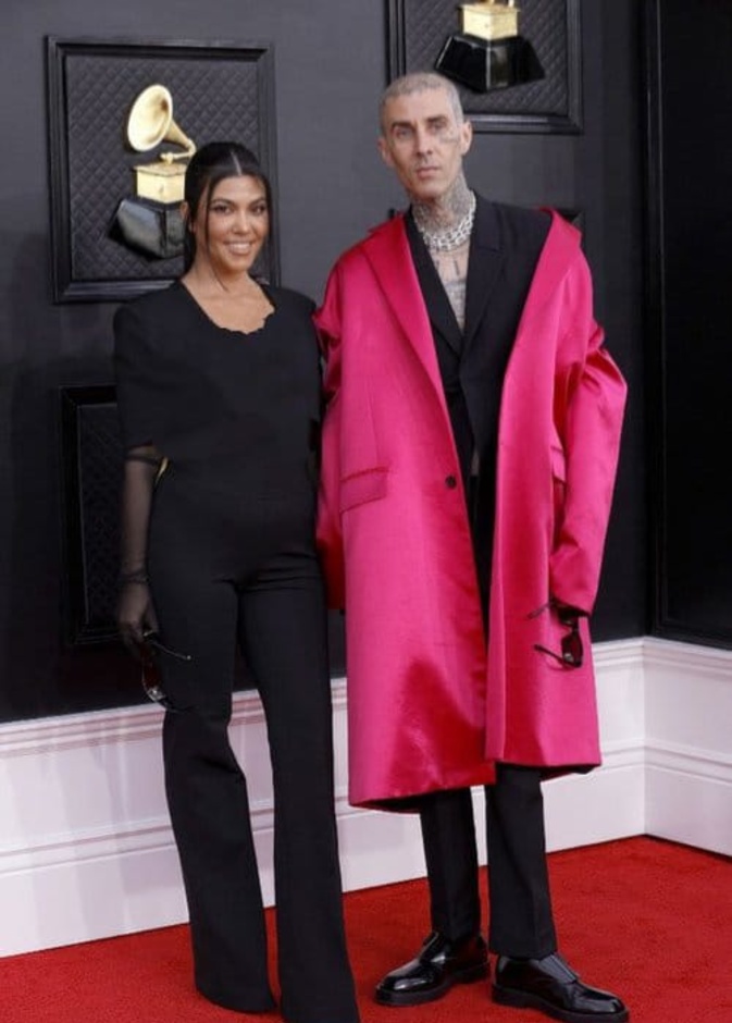 كورتني كارداشيان وترافيس باركر