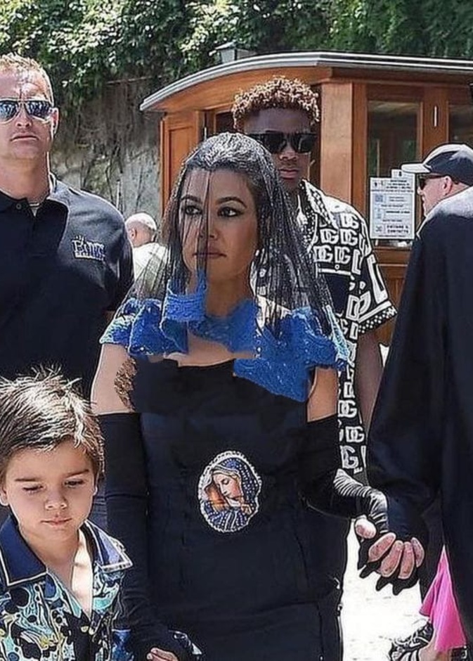 كورتني كارداشيان وترافيس باركر