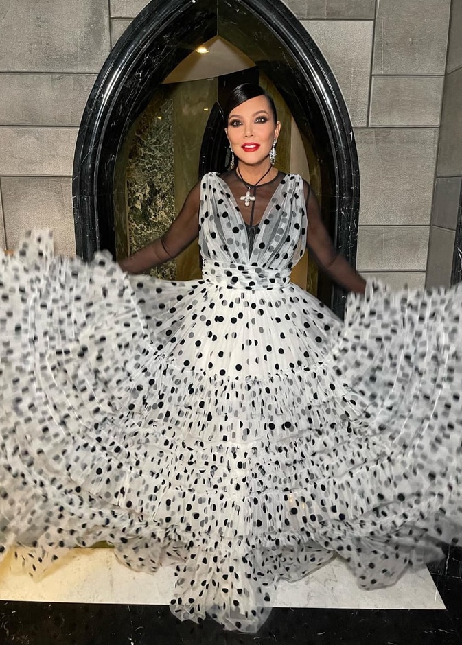 كريس جينر في لوك مختلف