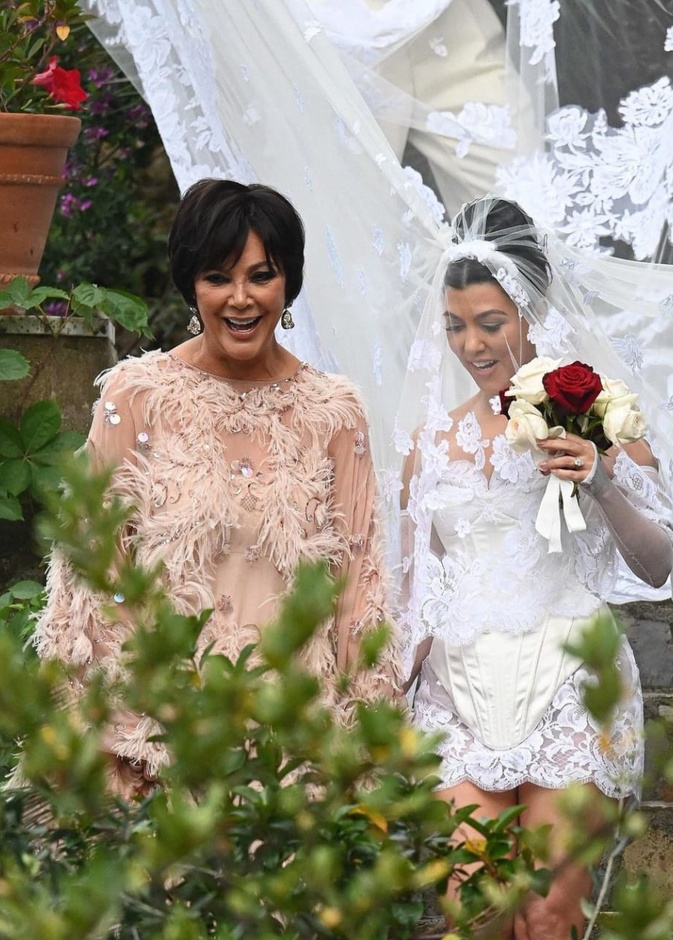 كورتني كارداشيان وكريس جينر