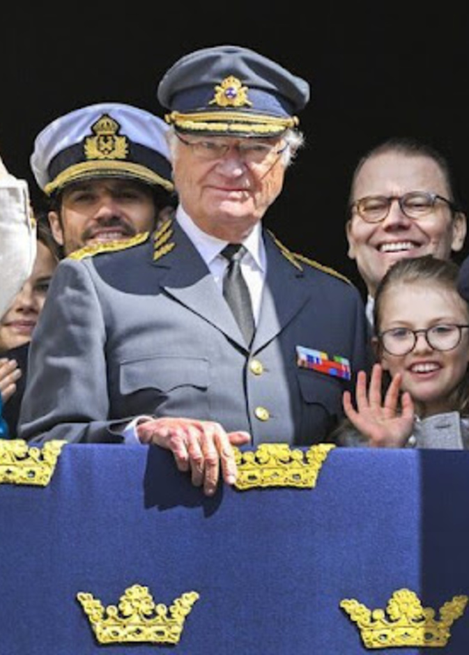 الملك كارل السادس عشر غوستاف ملك السويد يحتفل بعيد ميلاده السادس والسبعين