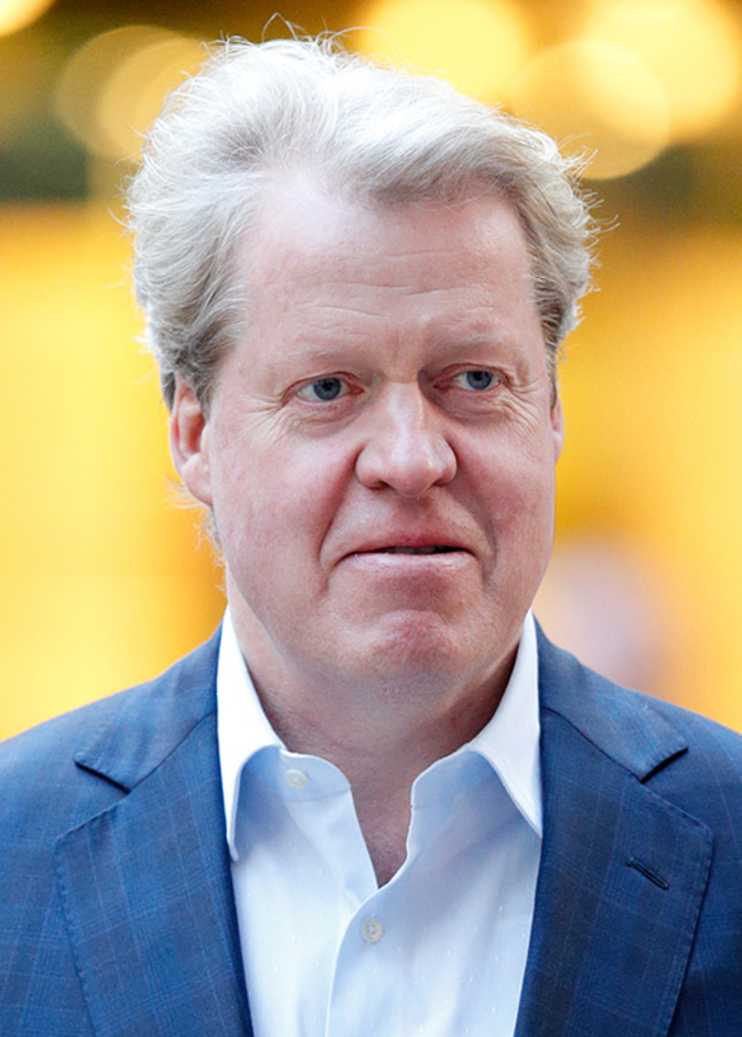 تشارلز سبنسر ينشر صورة عائلية نادرة