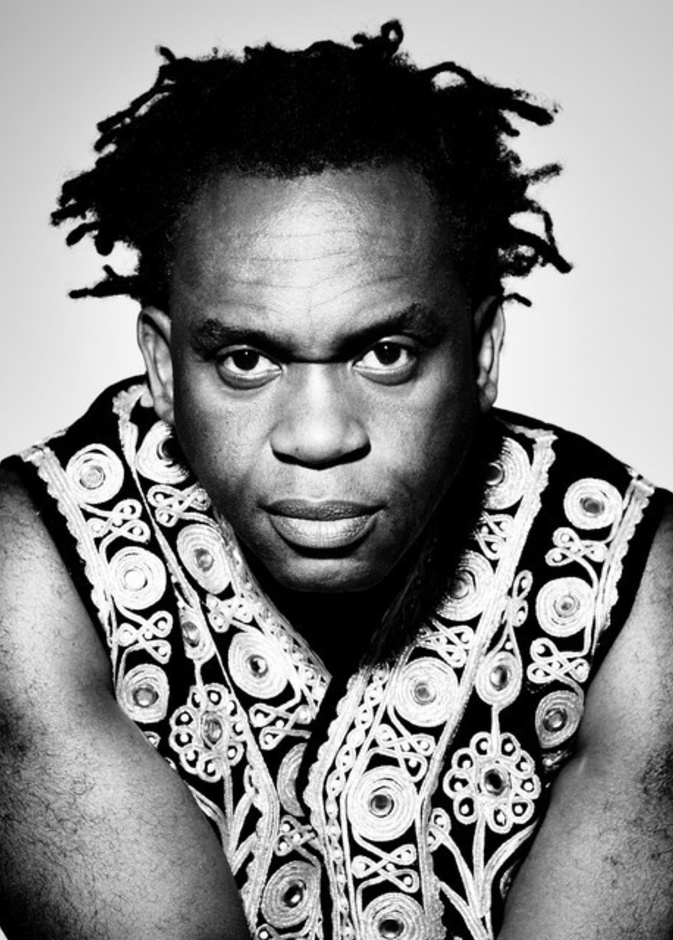 دكتورآلبن يحيي سهرة غنائية في The Theater