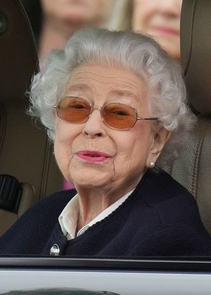 الملكة إليزابيث الثانية ملكة بريطانيا