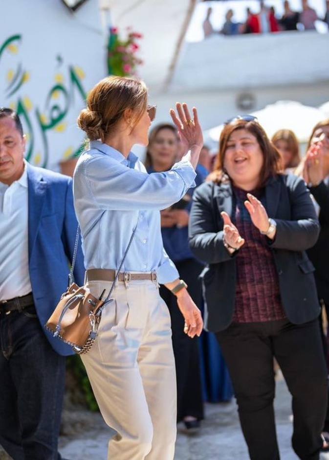 الملكة رانيا تزور مؤسسة سيدات عجلون مواصلة دعمها للمرأة الأردنية