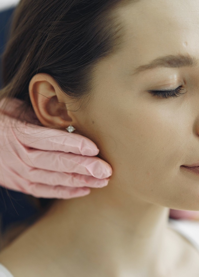 ما هي الأعراض الجانبية بعد حقن سكلبترا للوجه وأهم تفاصيلها