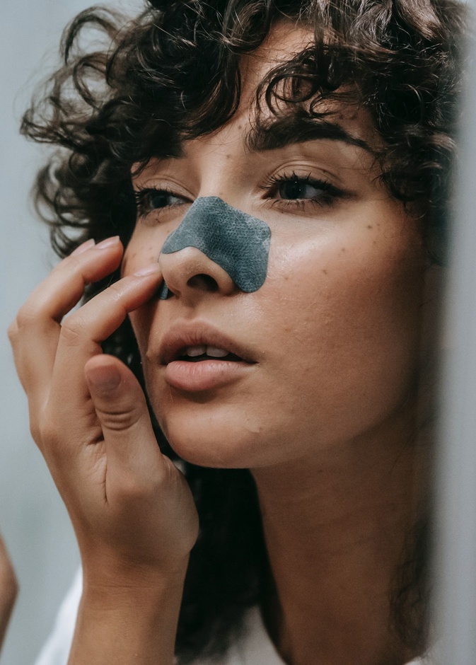 خلطات طبيعية سريعة لإزالة الرؤوس السوداء وتنظيف مسامات البشرة