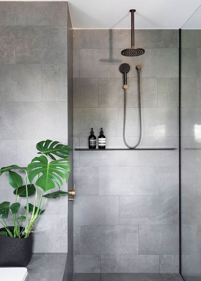 أحواض النباتات تضيف لمسة من الطبيعة على ديكورات الحمامات