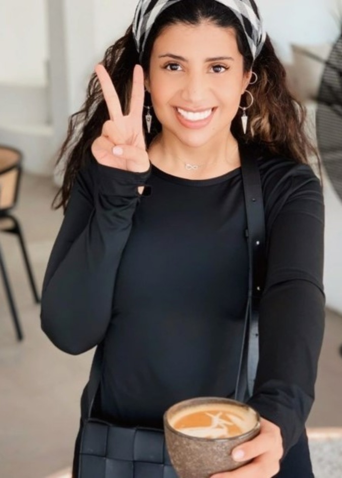 استمعوا إلى الفنانة الصاعدة "أروى السعودية" وصوتها الأنثوي الجاذب في "قارئة الفنجان"