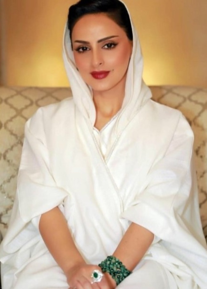 أجمل إطلالات خبيرة المظهر السعودية "وفاء الدخيل"