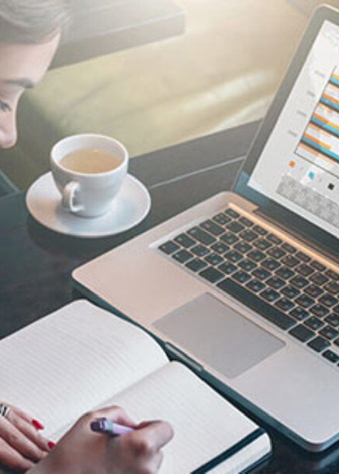 المنصات الإلكترونية بين الفائدة الحقيقية والمتعة المؤقتة