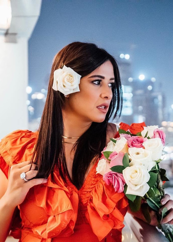 النجمة ياسمين عبد العزيز