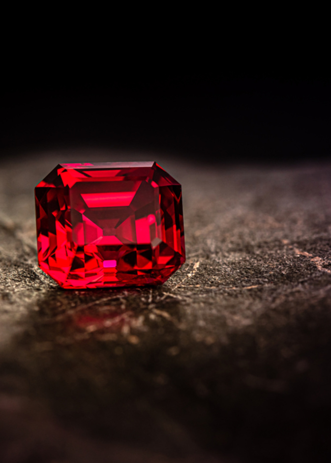 الياقوت ملك الأحجار الكريمة