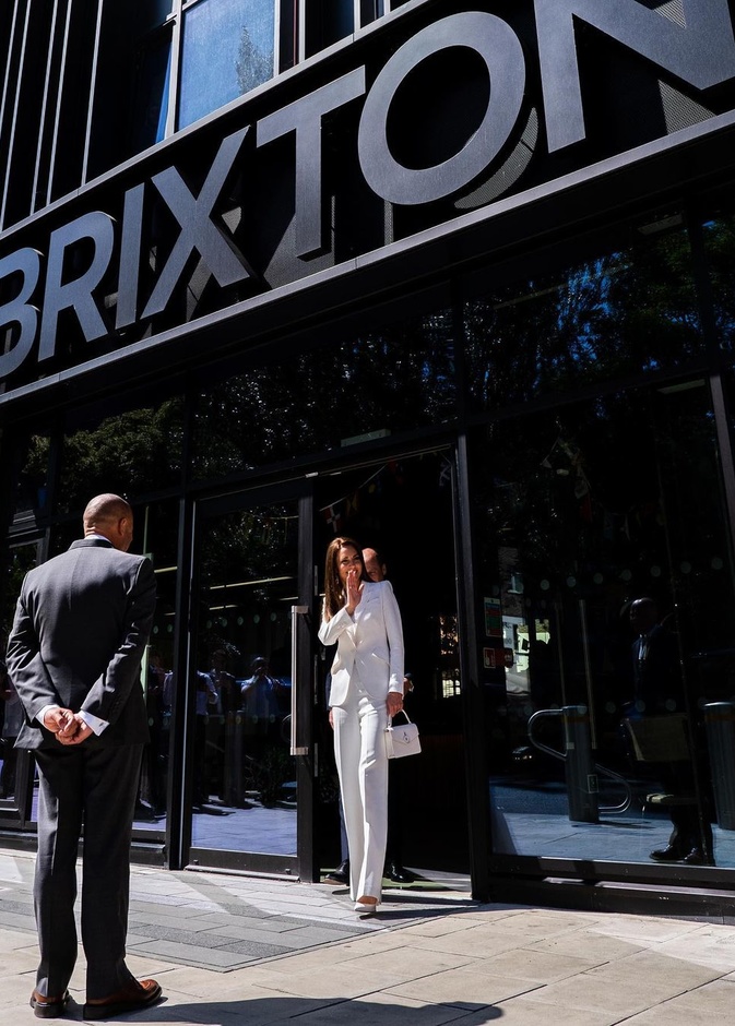 تألقت كيت ميدلتون بإطلالة مونوكروم أنيقة