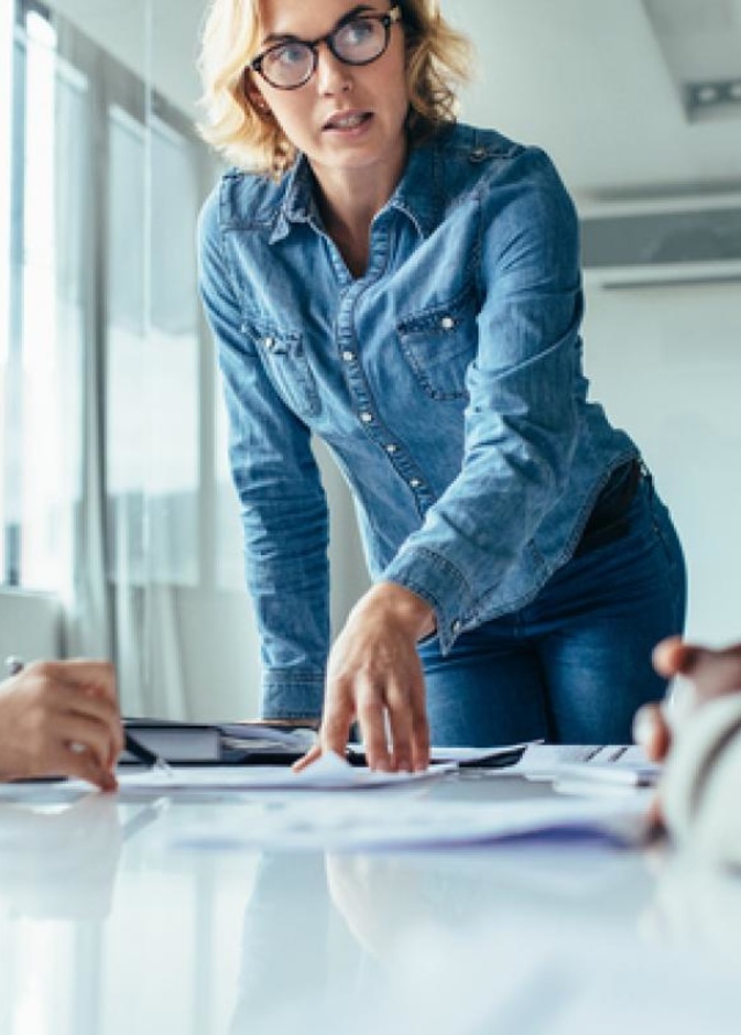 خطوات مهمة تساعد المرأة على اتخاذ القرارات الصحيحة