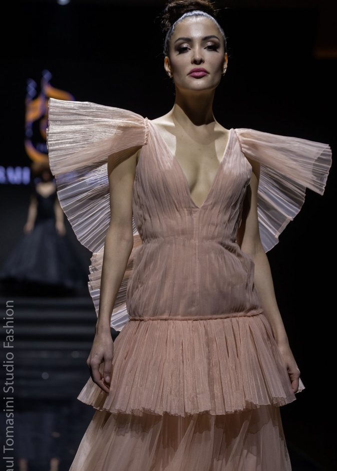 عرض أزياء نورة الحميد. المصدر نورة الحميد