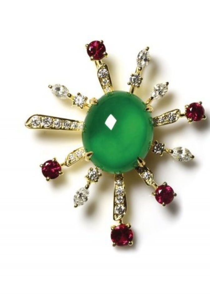 قلادة مرصعة بحجر الجاديت من دار إيليا Ilia