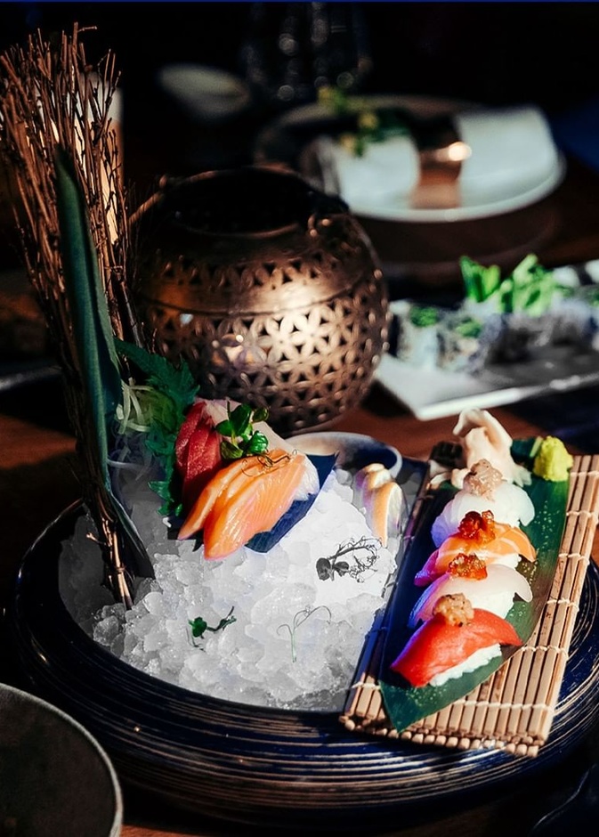 مطعم ميازو لأطباق السوشي الفاخرة