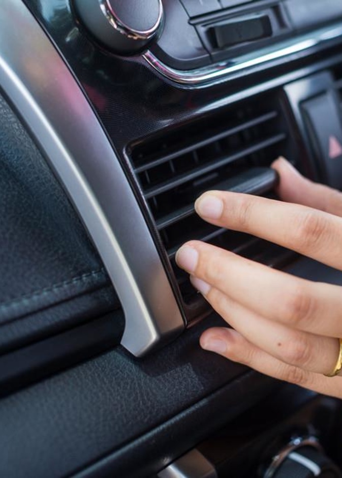 مكيف السيارة يسبب الإصابة بالتهاب ملتحمة العين